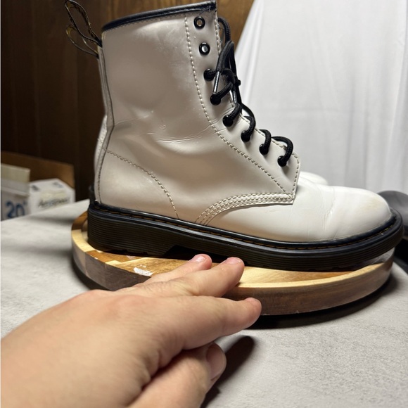 Dr. (Doc) Martens 1460W Air Wair, Unisex Boots, White Size: 6 - Picture 6 of 6